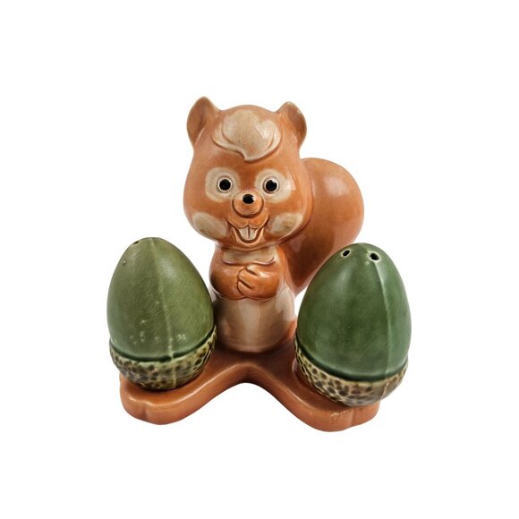 Vintage Ceramic Squirrel Salt Pepper Shakers Acorn Nut Holders Japan Kitchen - Picture 1 of 10